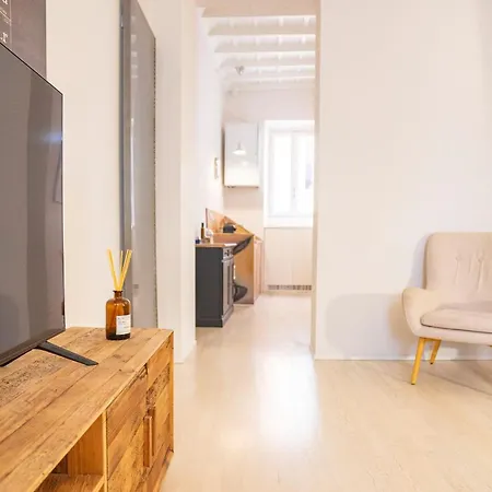 Stylish Close To Piazza Navona Apartment Rom